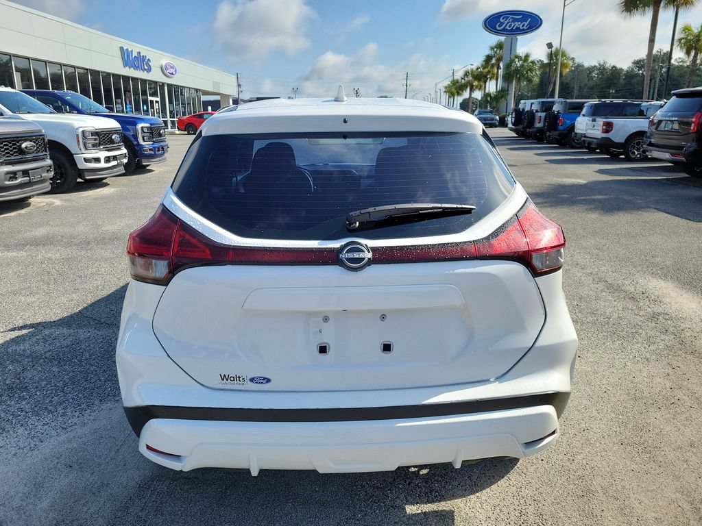 Used 2024 Nissan Kicks S FWD image 7