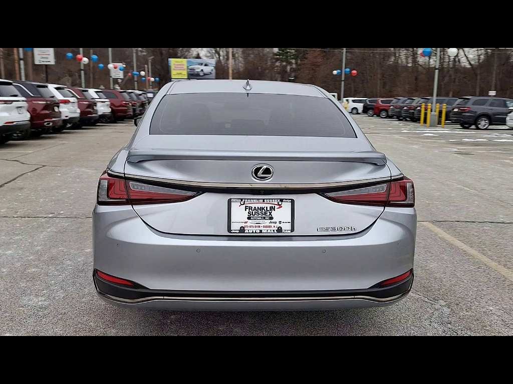 Used 2023 Lexus ES 300h F Sport image 7