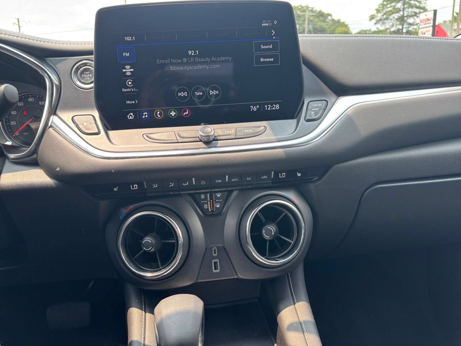 Used 2025 Chevrolet Blazer LT FWD image 16