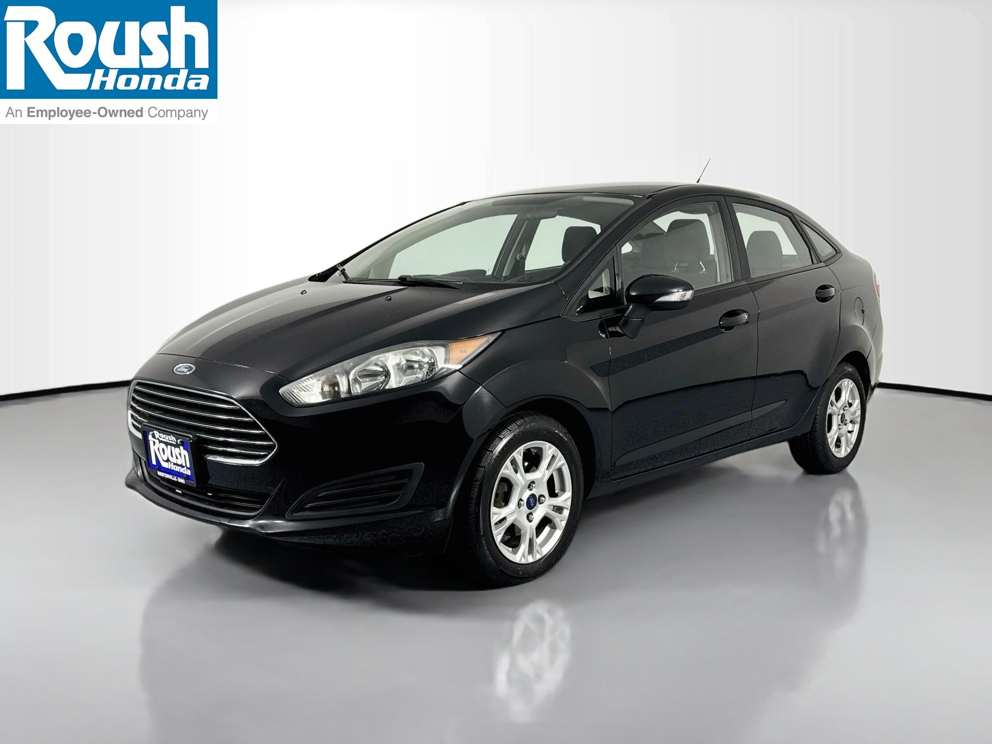 Used 2016 Ford Fiesta SE FWD image 1
