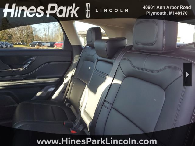 Used 2023 Lincoln Corsair AWD image 28