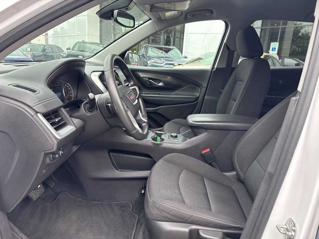 Used 2024 GMC Terrain SLE AWD/4WD image 11