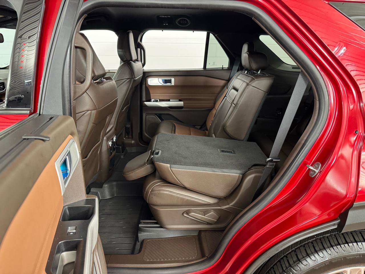 Used 2021 Ford Explorer King Ranch w/ Premium Technology Package AWD/4WD image 31