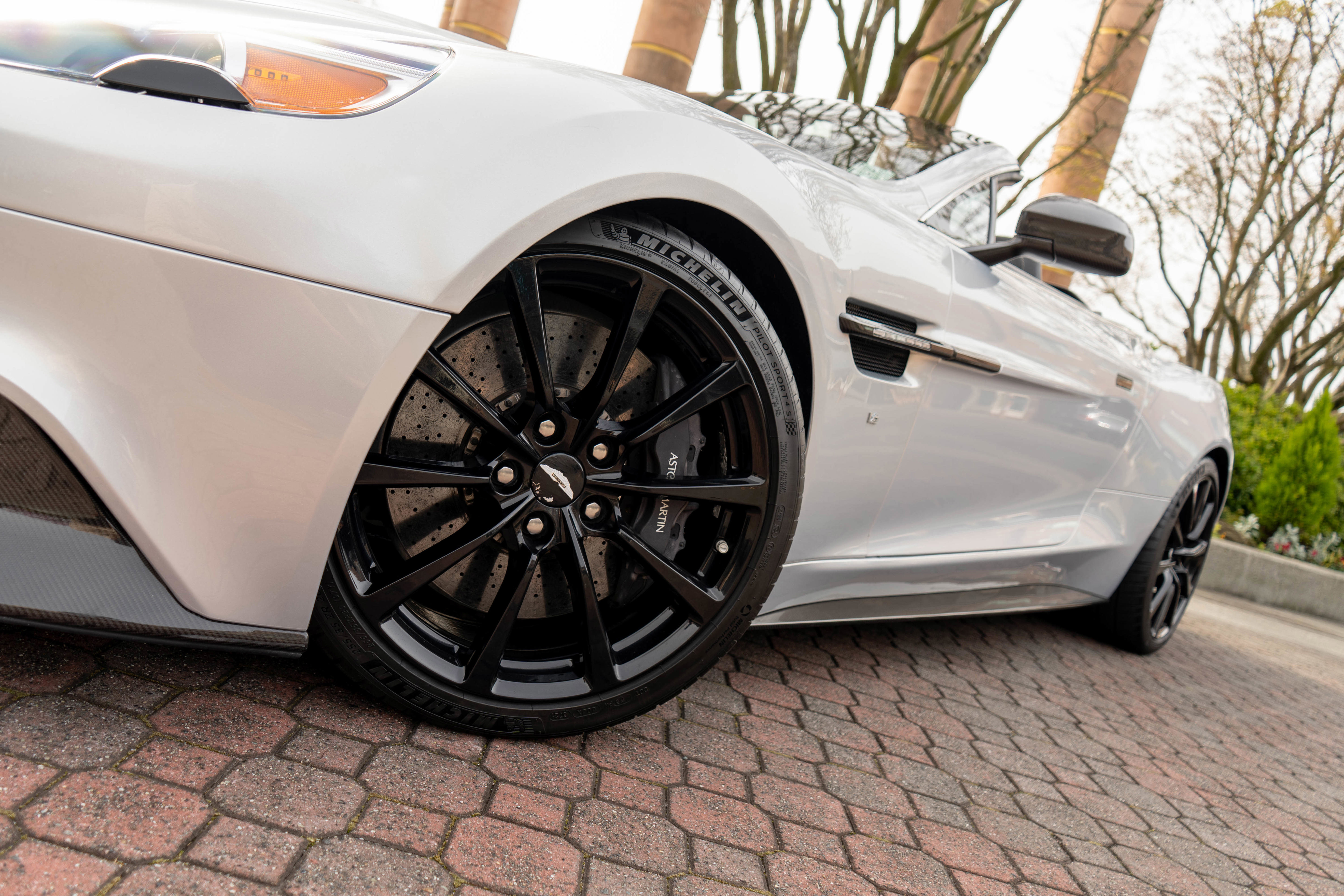 Used 2016 Aston Martin Vanquish Volante image 42