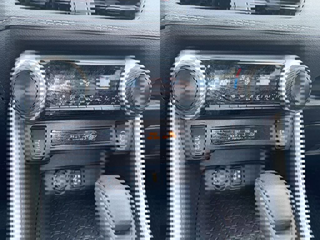 Used 2023 Toyota RAV4 LE image 21