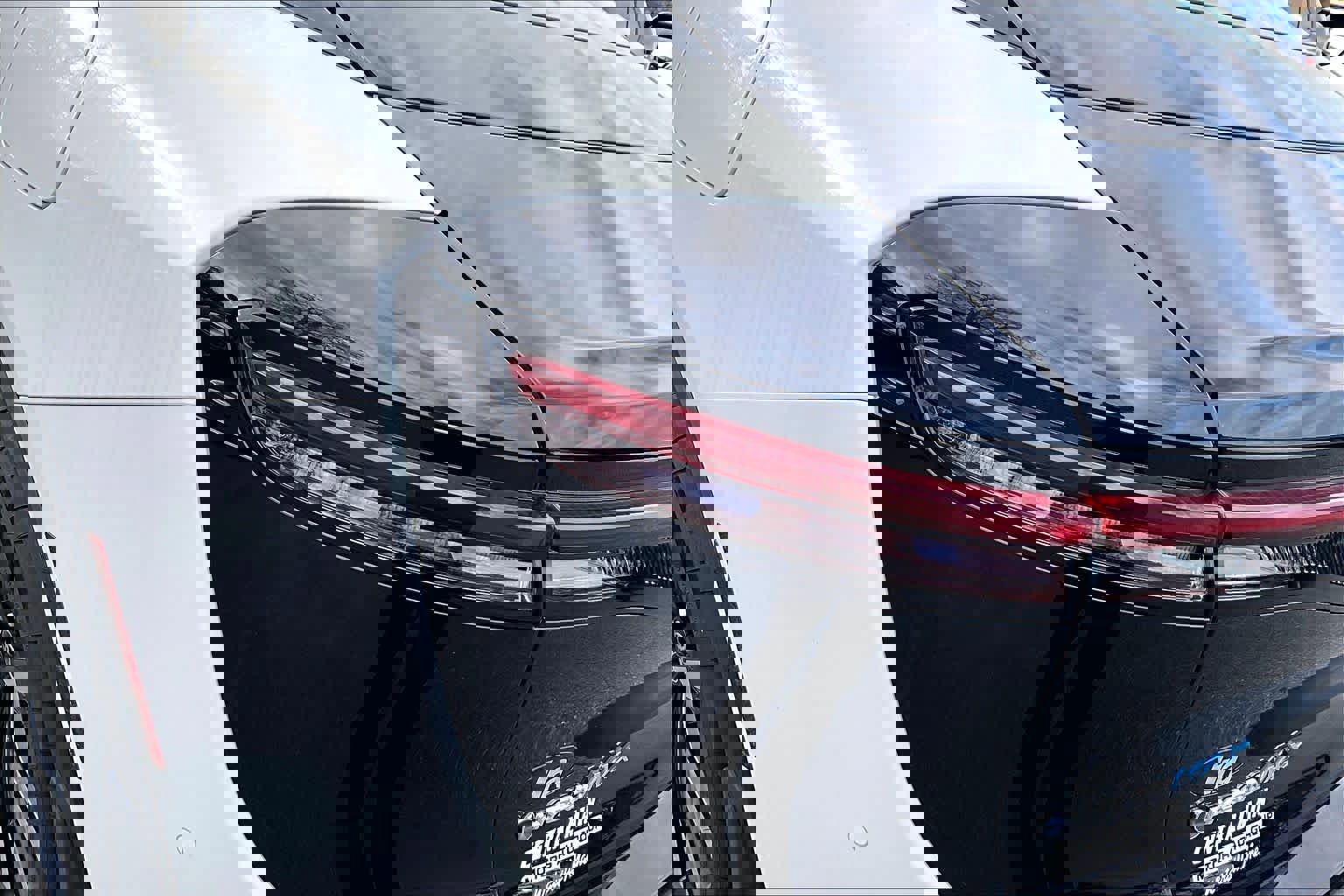 New 2025 Toyota Crown Platinum image 14