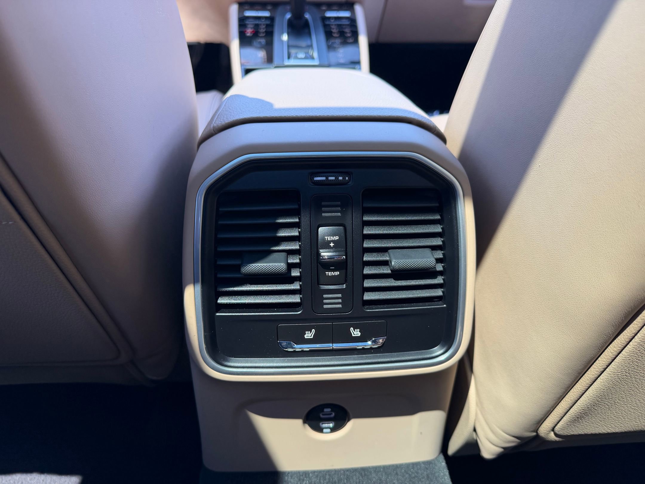 Certified 2026 Porsche Macan AWD/4WD image 22