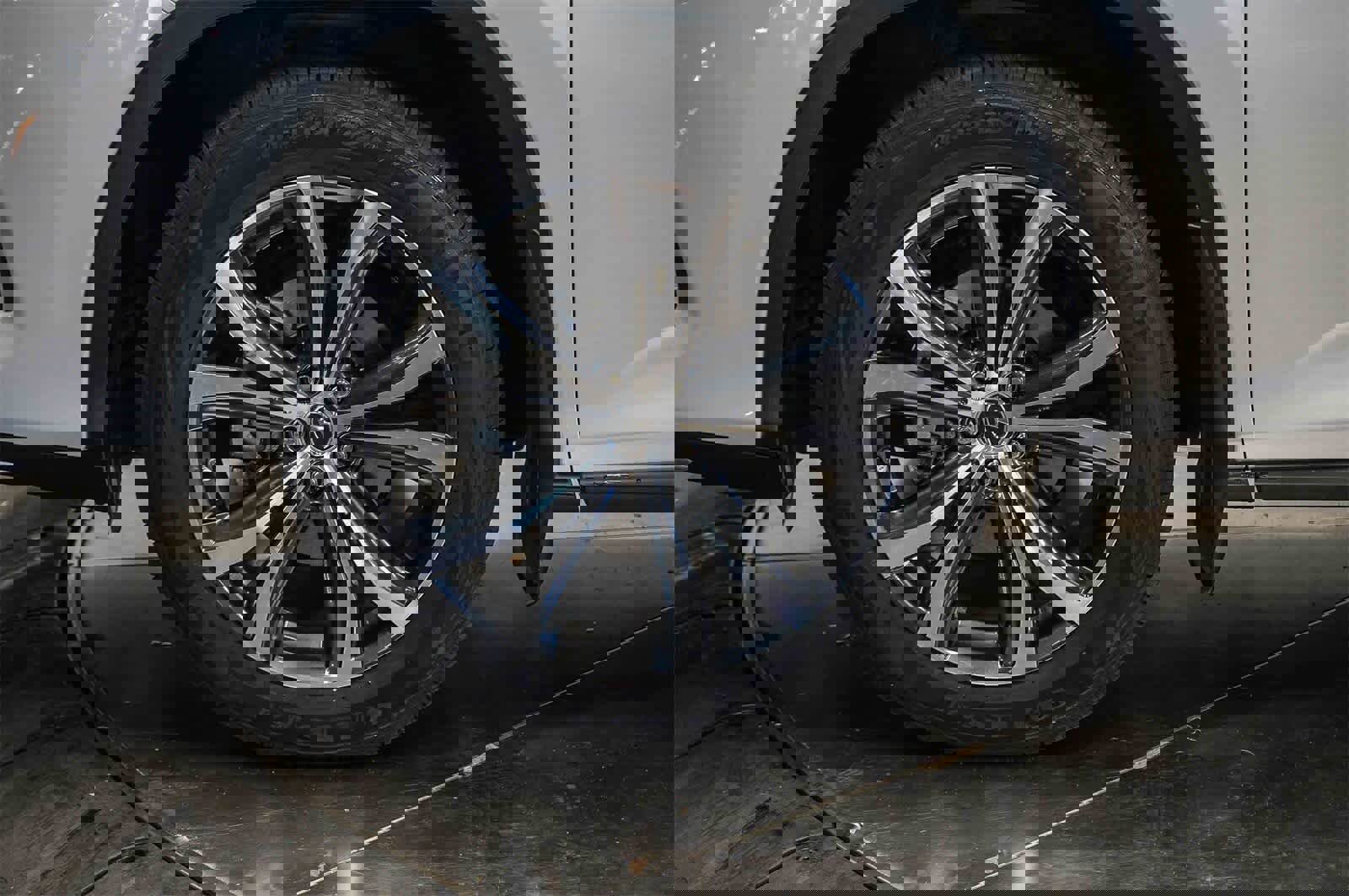 Used 2022 Lexus RX 350L FWD w/ Premium Package image 9