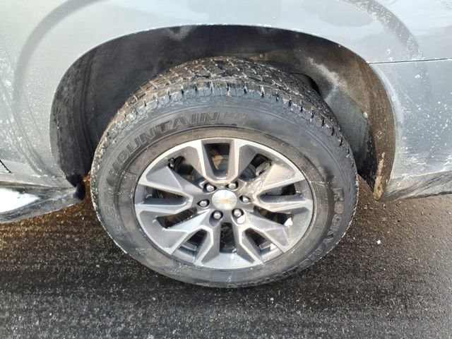 Used 2023 Chevrolet Suburban LS w/ Driver Alert Package image 8