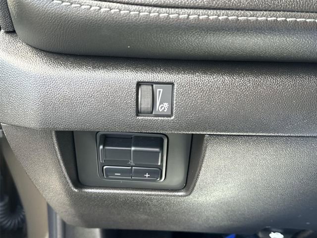 Used 2024 Chevrolet Colorado LT w/ LT Convenience Package III AWD/4WD image 17