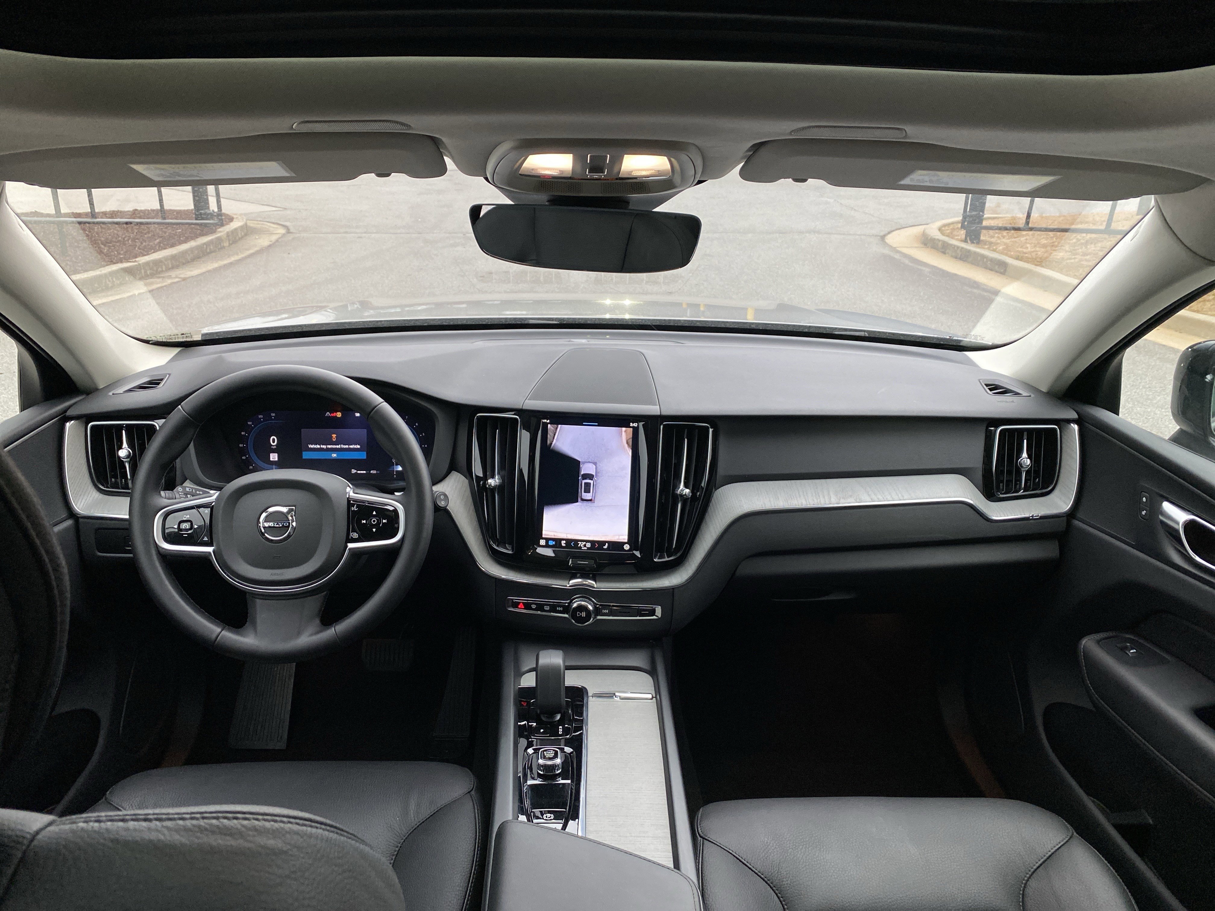 Used 2025 Volvo XC60 B5 Plus image 18