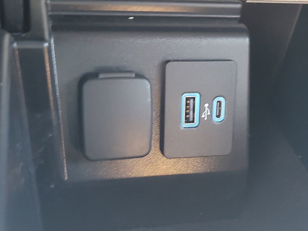 Used 2023 Ford Explorer ST-Line w/ Class IV Trailer Tow Package RWD image 25