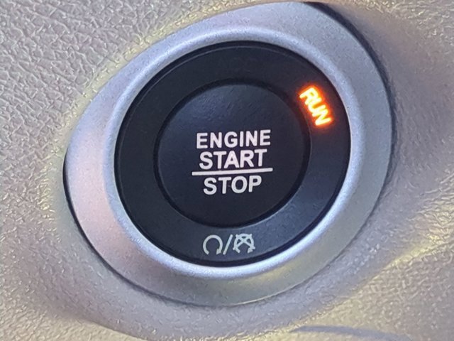 Used 2020 Chrysler Pacifica Touring-L image 27