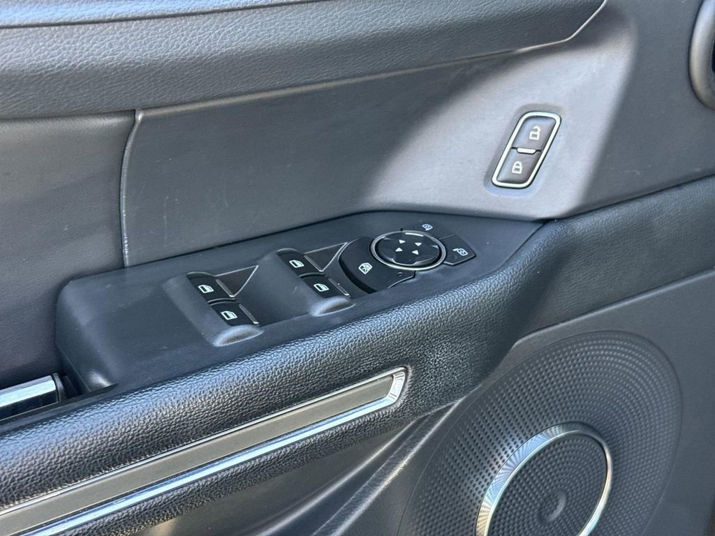 Used 2024 Ford Expedition Max XLT image 22