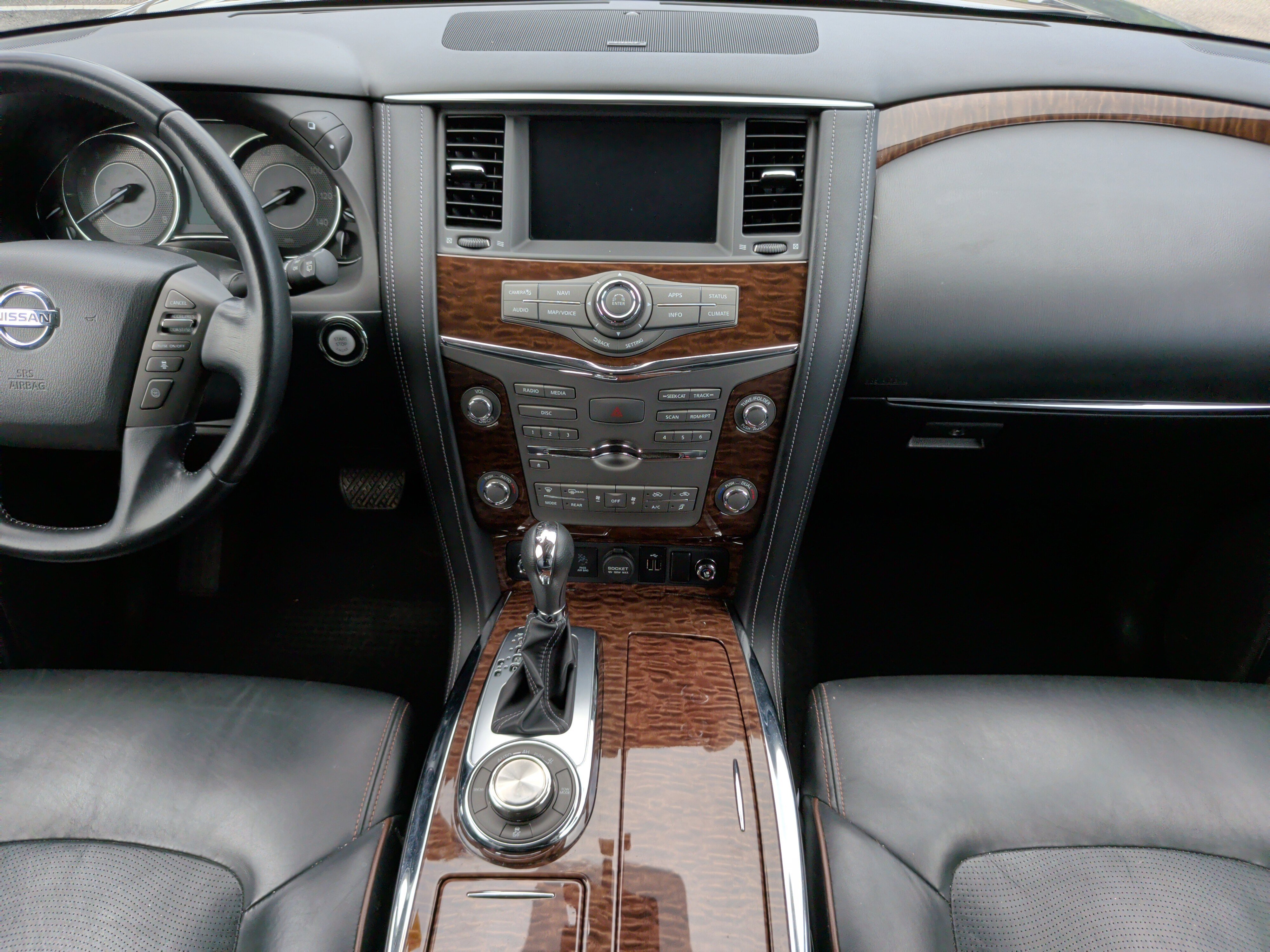 Used 2020 Nissan Armada Platinum w/ Interior Lighting Package AWD/4WD image 34