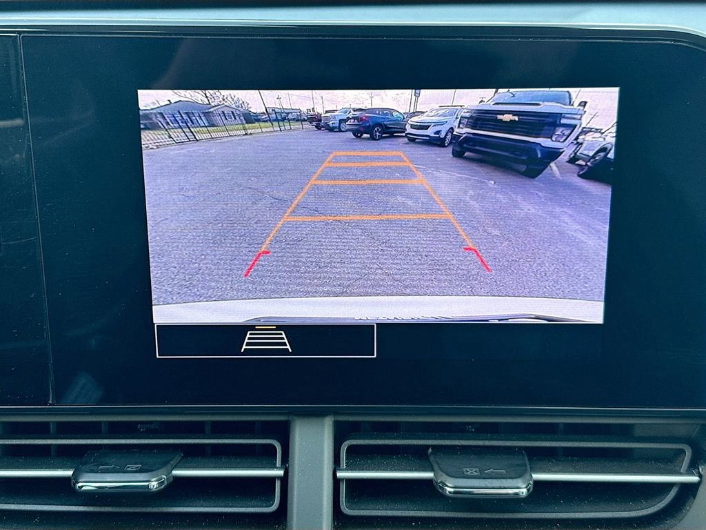 Used 2025 Chevrolet Trax LS image 13