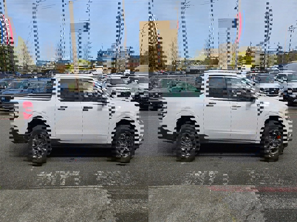 New 2025 Ford Maverick XLT w/ XLT Luxury Package image 4