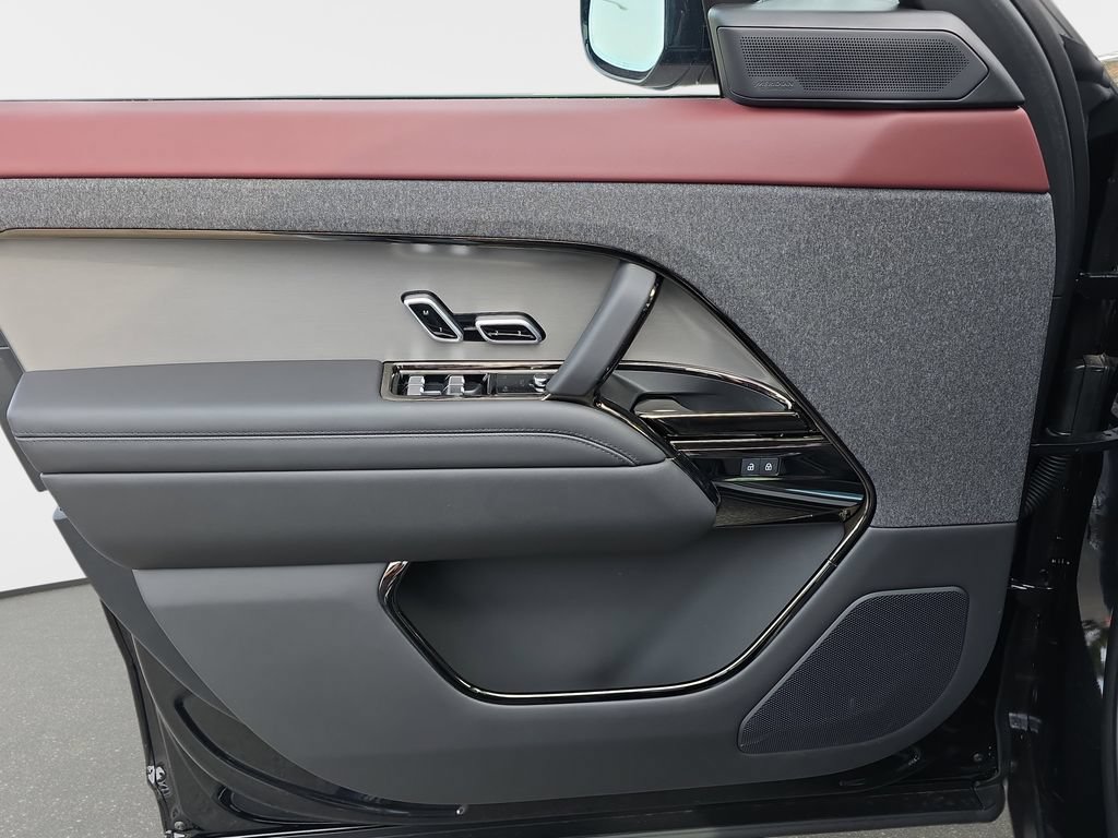 New 2025 Land Rover Range Rover Sport Dynamic SE AWD/4WD image 28