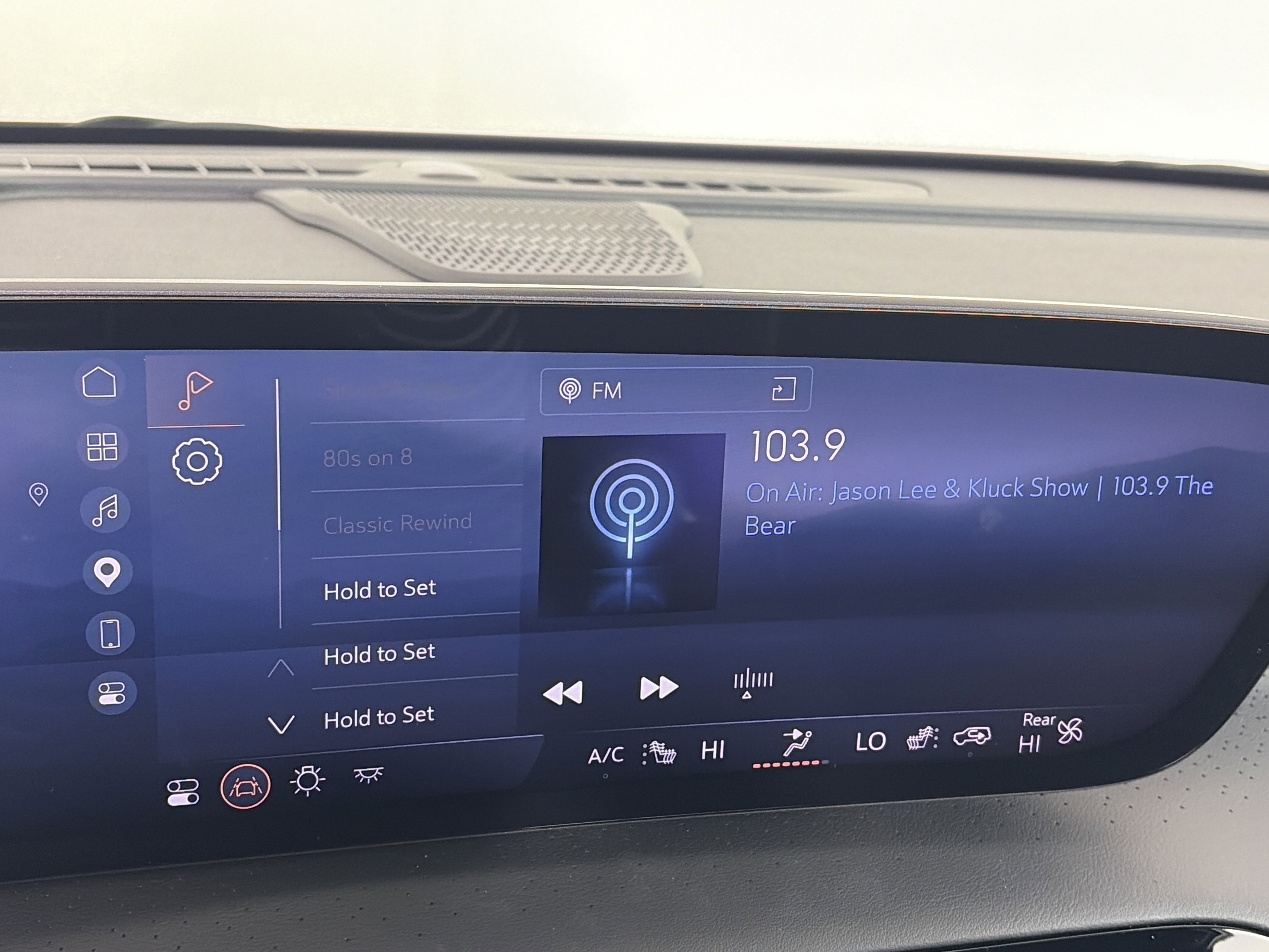 Certified 2025 Buick Enclave Avenir AWD/4WD image 22