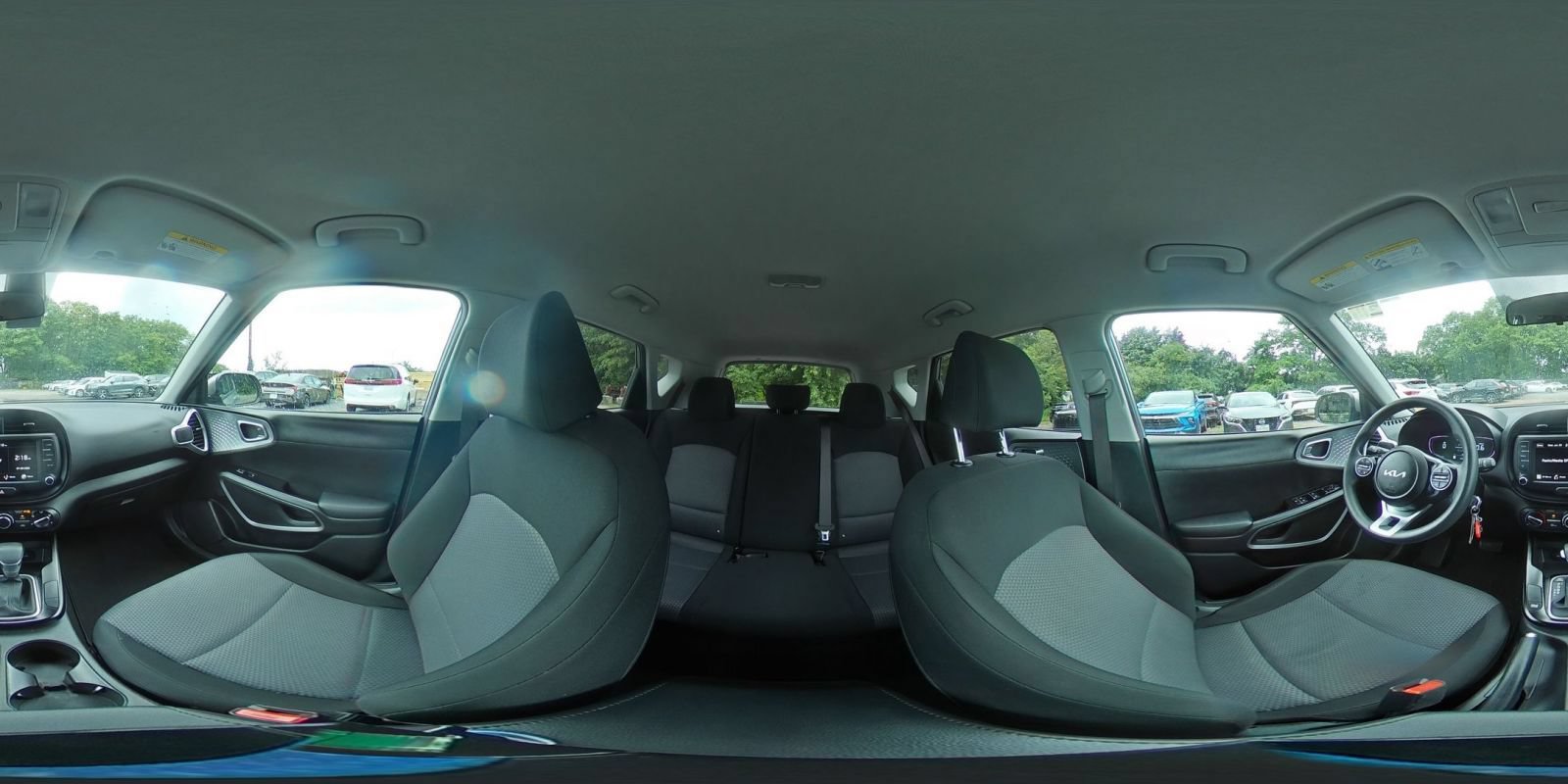 Used 2025 Kia Soul LX w/ LX Technology Package FWD image 40