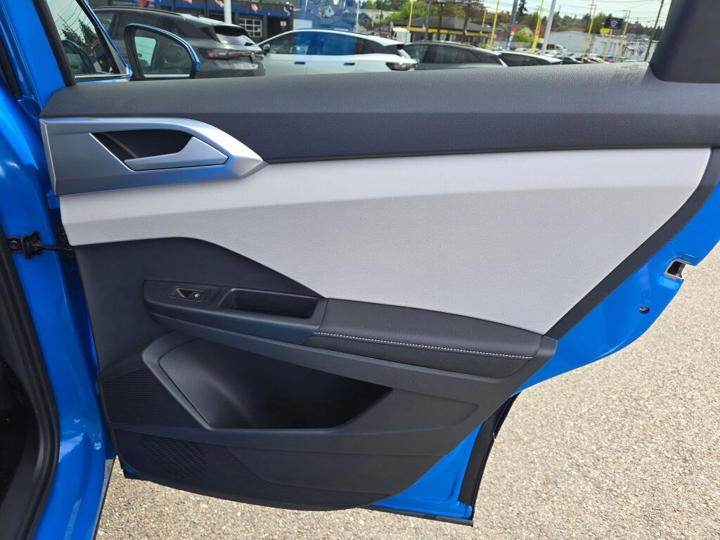 New 2026 Volkswagen Taos SE AWD/4WD image 40
