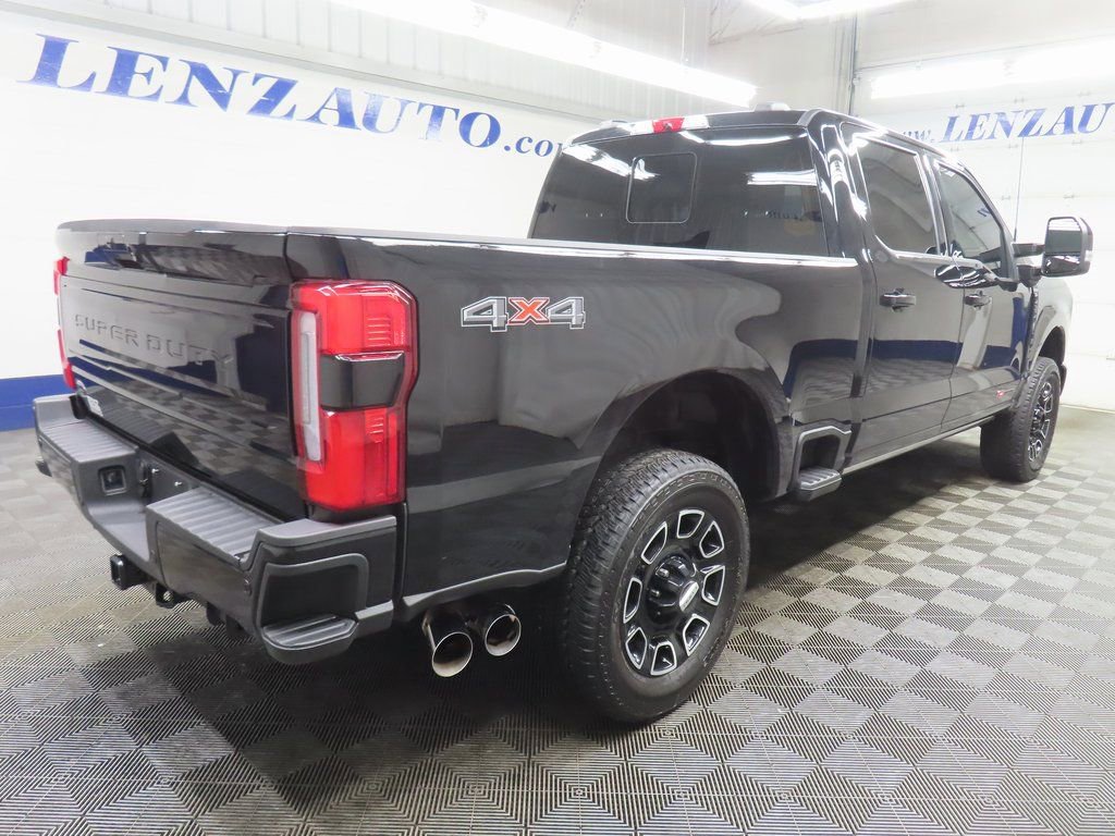 Used 2025 Ford F250 4x4 Crew Cab Super Duty image 4