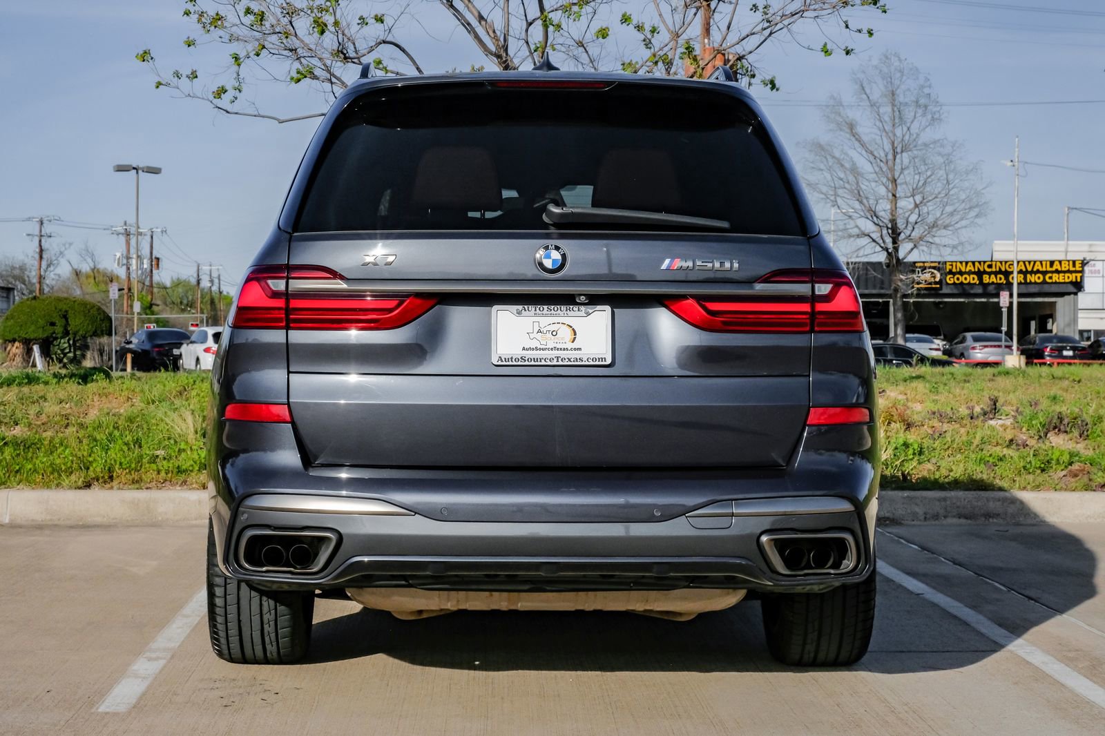 Used 2021 BMW X7 M50i w/ Executive Package image 12
