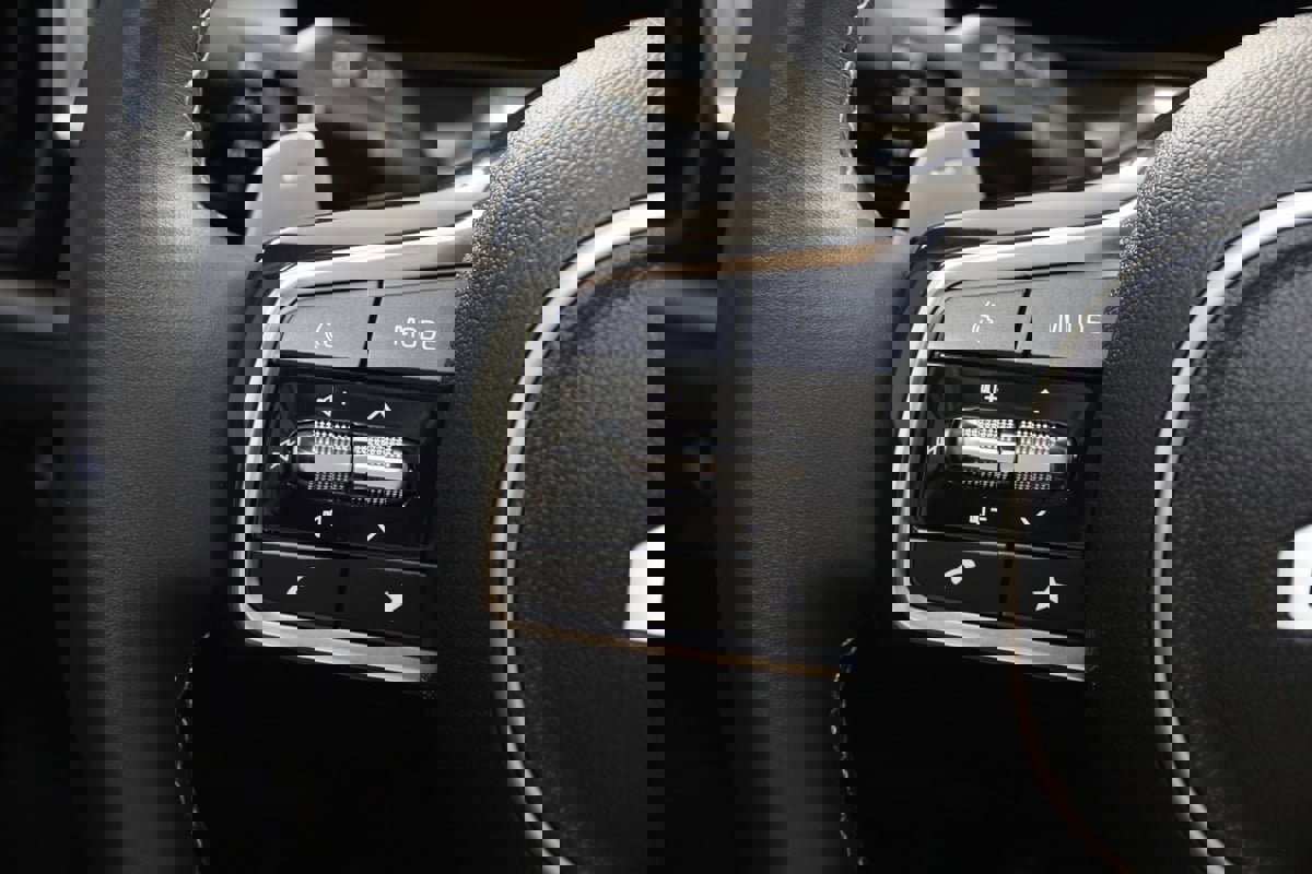 Used 2025 Kia Sorento EX image 36