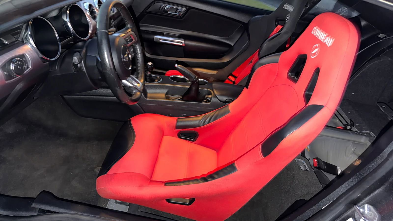 Used 2017 Ford Mustang GT image 23