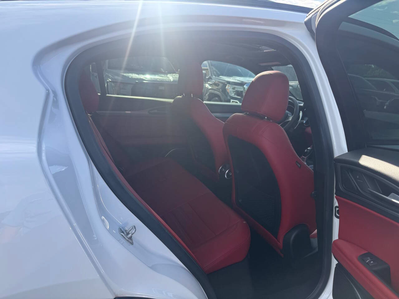 Used 2019 Alfa Romeo Stelvio Ti Sport w/ Quick Order Package 22S Sport AWD/4WD image 15