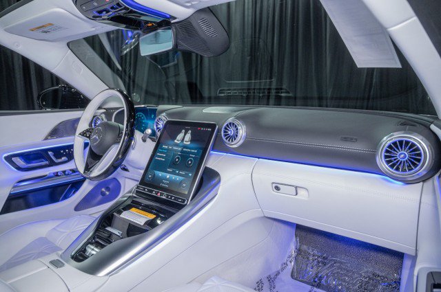 New 2026 Mercedes-Benz Maybach SL 680 image 14