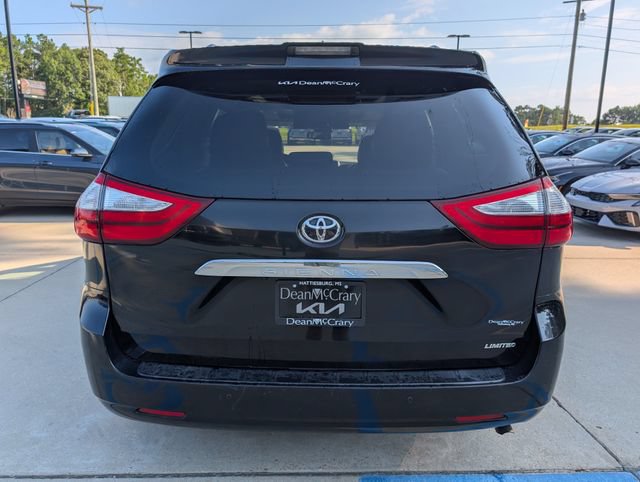 Used 2018 Toyota Sienna Limited Premium FWD image 4