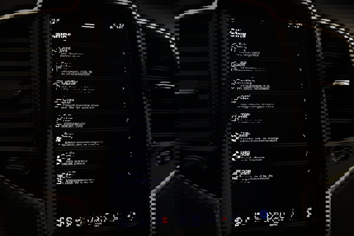 Used 2024 Volvo XC90 B5 Plus image 35