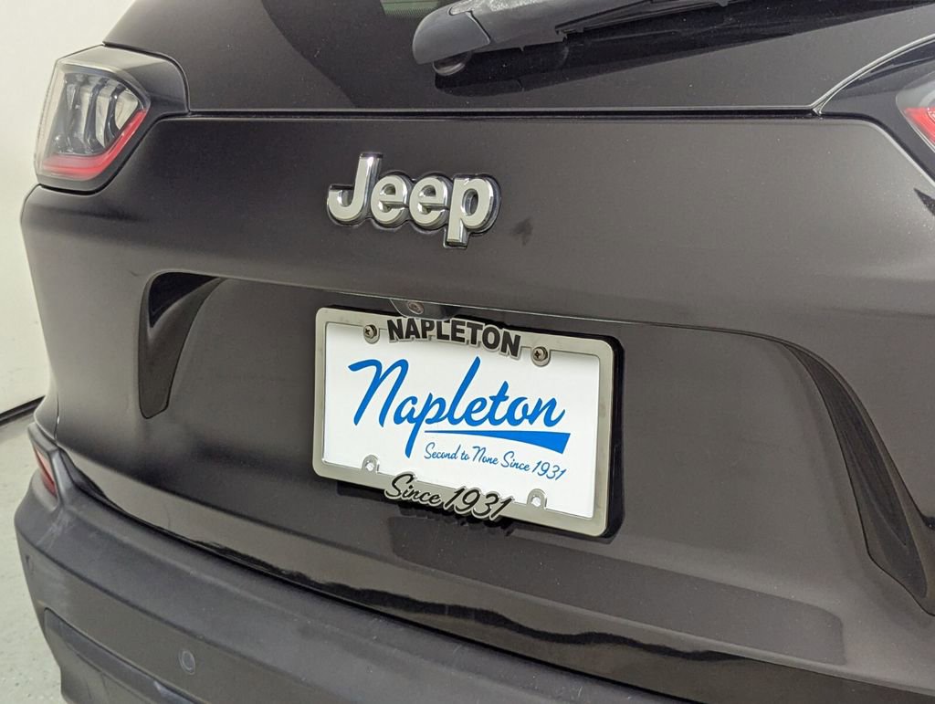 Used 2021 Jeep Cherokee Latitude Lux w/ Comfort/Convenience Group image 9