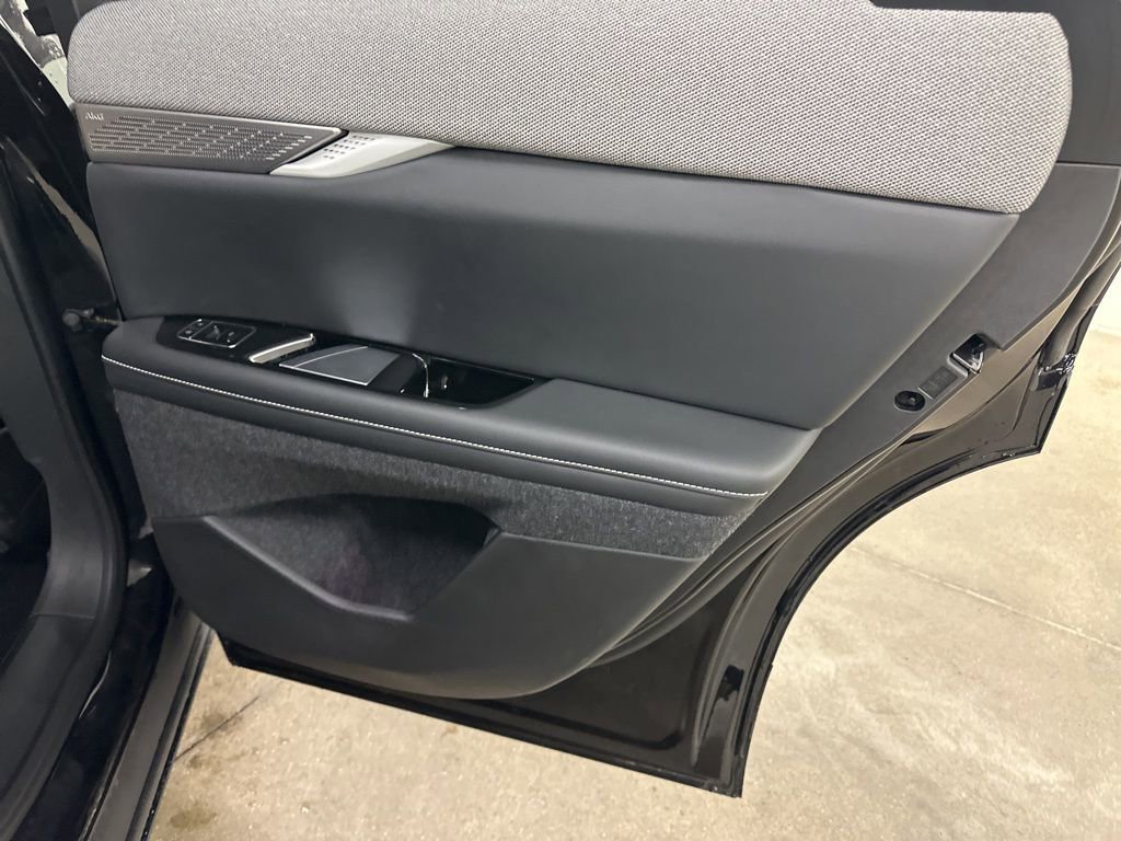 New 2026 Cadillac Optiq Luxury 1 image 20