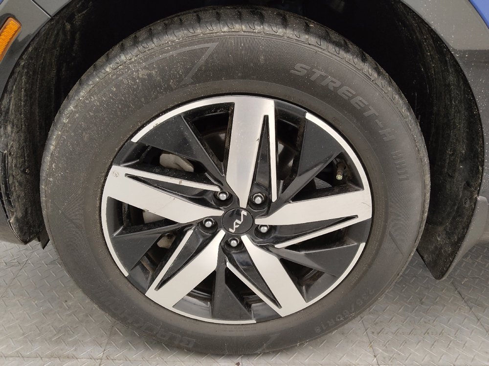 Used 2022 Kia Sorento S image 31