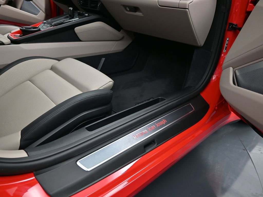 Certified 2025 Porsche 911 Carrera RWD image 7
