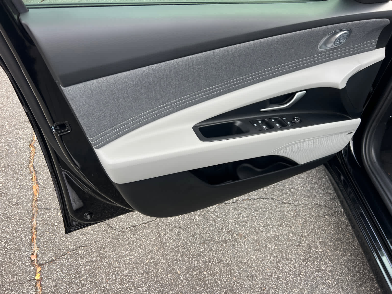 New 2026 Hyundai Elantra Limited image 10