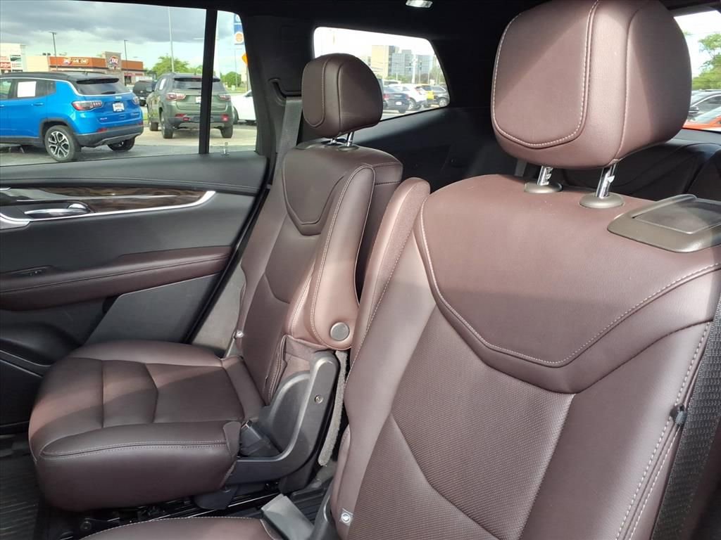 Used 2022 Cadillac XT6 Premium Luxury AWD/4WD image 12