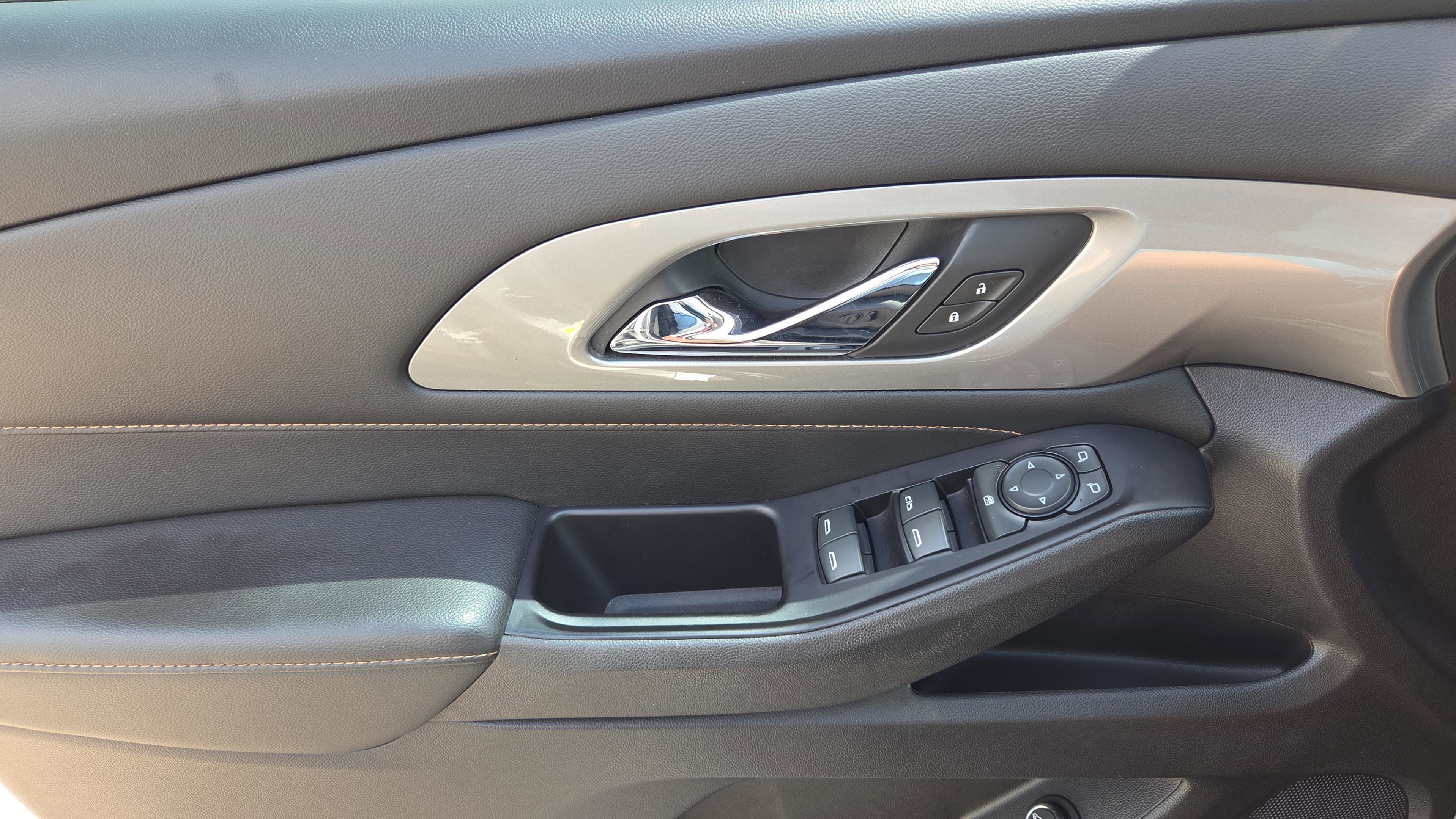 Used 2019 Chevrolet Traverse RS w/ LPO, 'HIT The Road' Package image 22