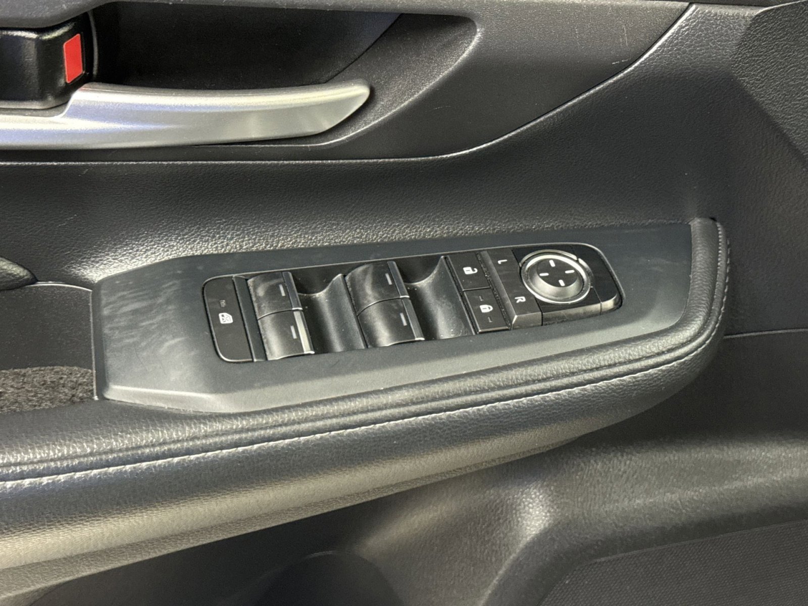Used 2025 Toyota Grand Highlander FWD image 27