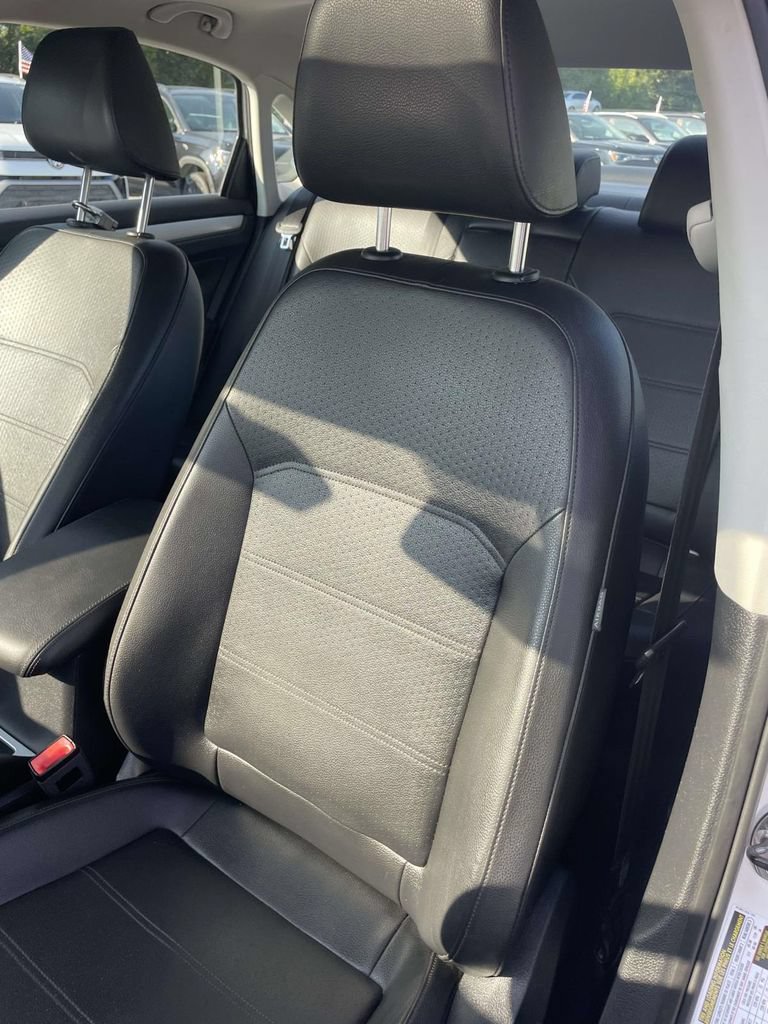 Used 2013 Volkswagen Passat TDI SE FWD image 21