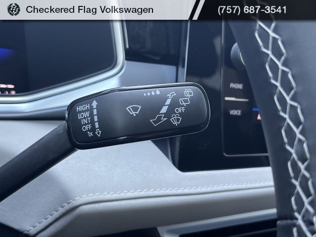 New 2025 Volkswagen Taos SE image 38
