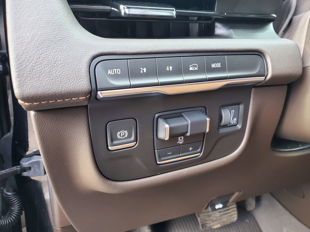 Certified 2024 Cadillac Escalade Sport w/ LPO, ONYX Package image 18