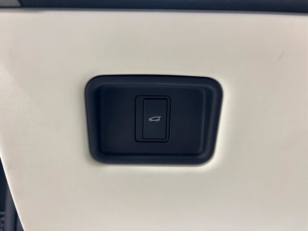 Used 2023 Land Rover Range Rover SE image 22