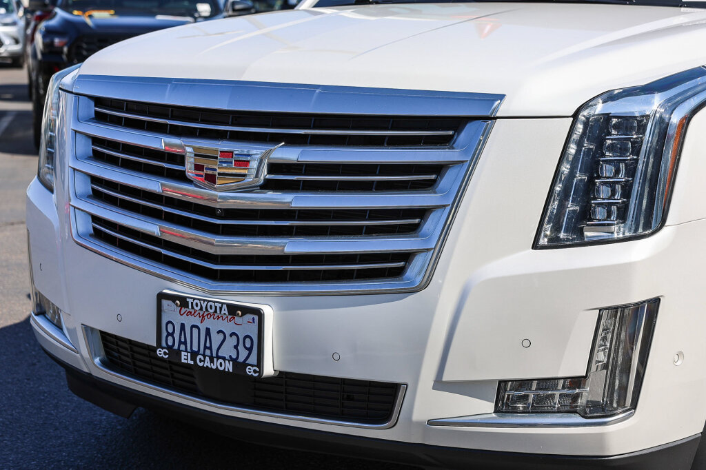 Used 2017 Cadillac Escalade ESV Platinum RWD image 25