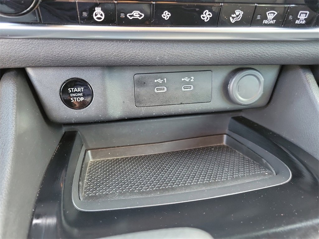 Used 2024 Nissan Rogue SV w/ SV Premium Package image 32