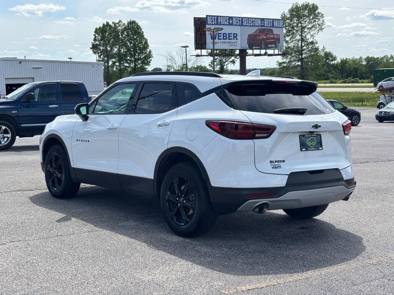 Certified 2024 Chevrolet Blazer LT w/ Convenience Package FWD image 3
