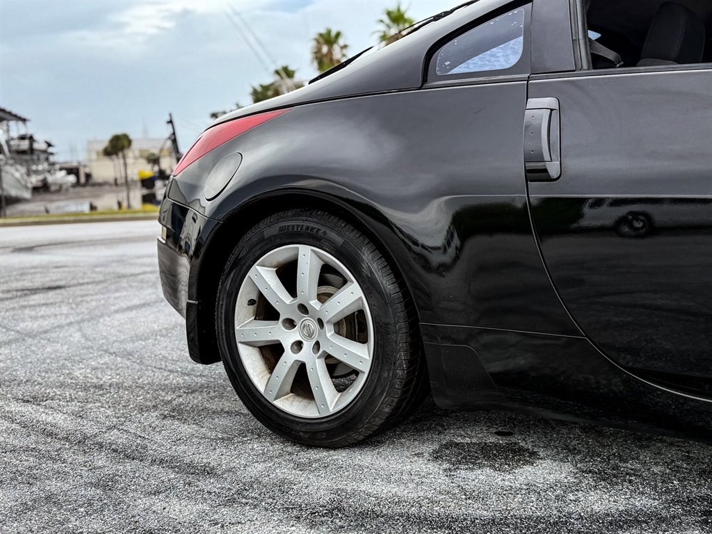 Used 2004 Nissan 350Z Enthusiast w/ Cargo Convenience Pkg image 17