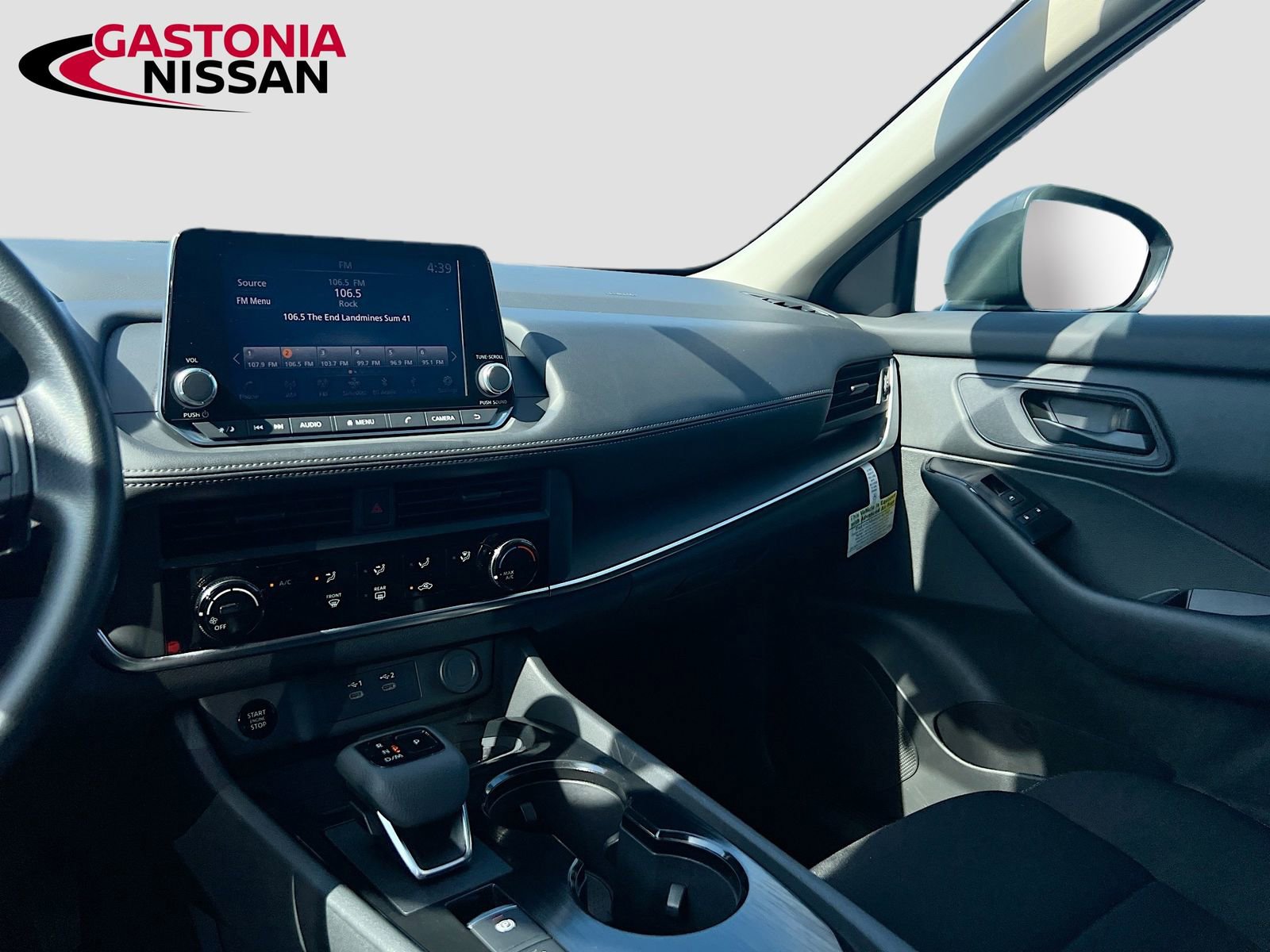 Used 2025 Nissan Rogue S FWD image 30
